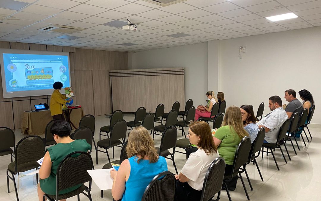 Apresentação pedagógica da Maker4tec no Paraná